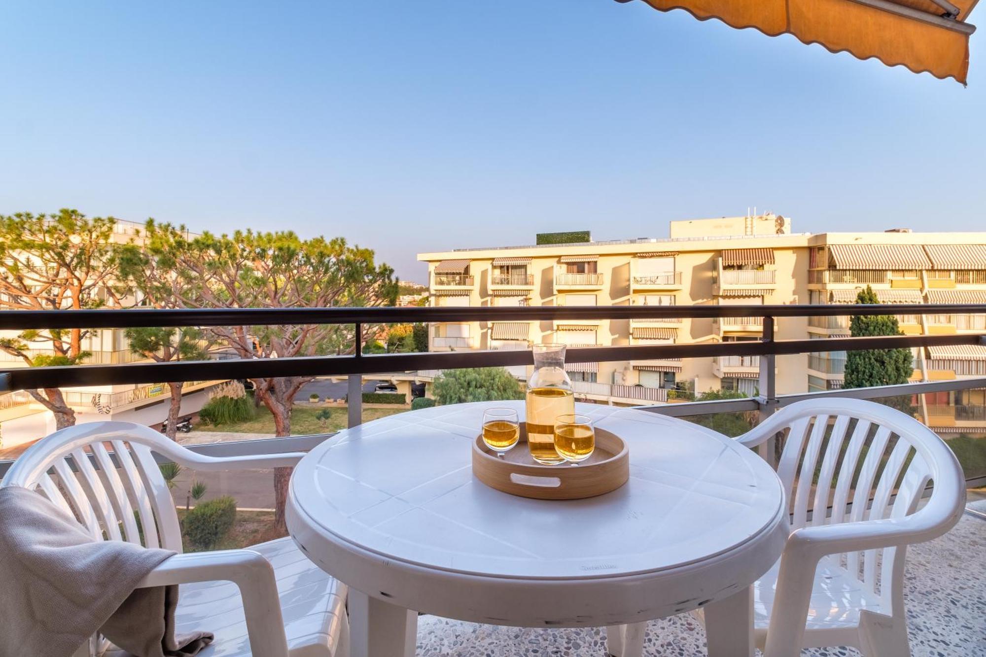 Résidence Héliotel Marine Saint-Laurent-du-Var Exterior foto